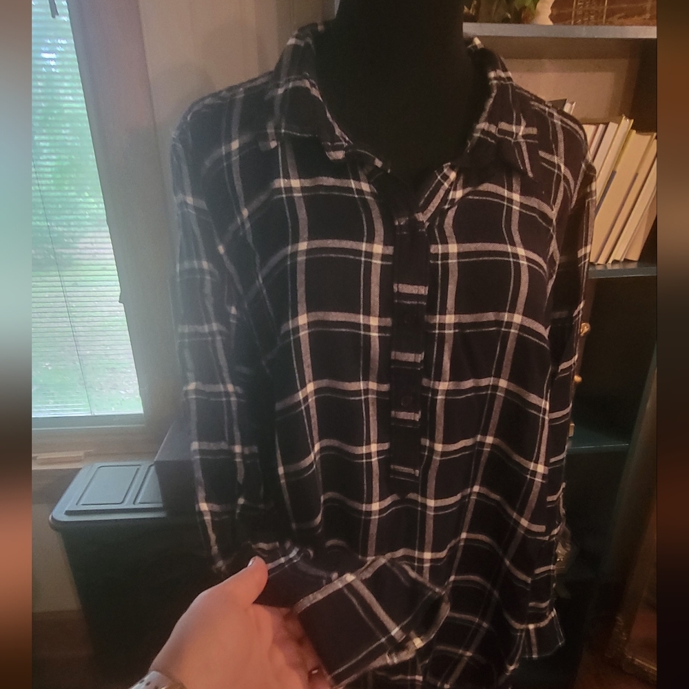 Plus size 2x crown & ivy flannel top